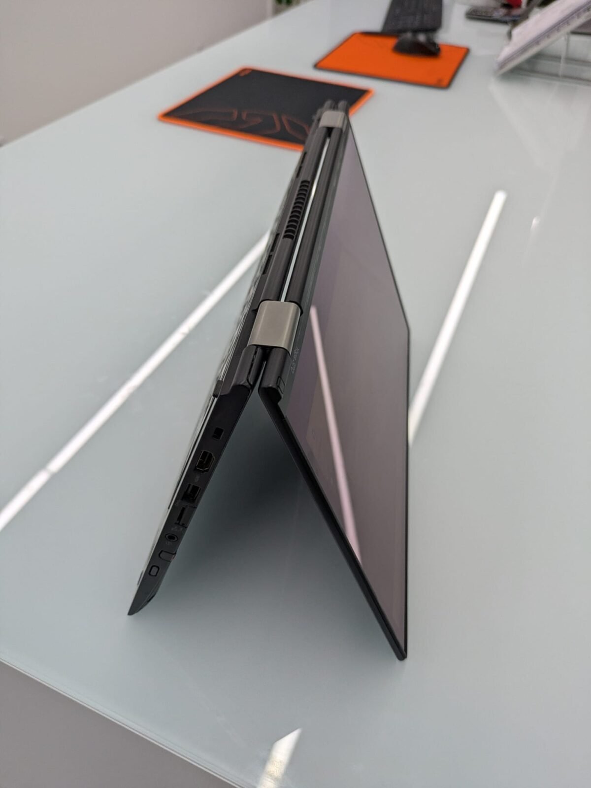 Portátil Lenovo ThinkPad Yoga 370 i5-7500U 13.3" 8 GB 512 GB SSD W11 Pro - Image 5