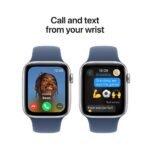 Apple Watch SE (2024) GPS 44mm Alumínio Prateado c/ Bracelete Desportiva Azul Denim - Medium/Large - Image 3