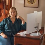 All-In-One HP 27-cr0005np 27" FHD R5 7520U 16GB 512GB S/so Bege - Image 4